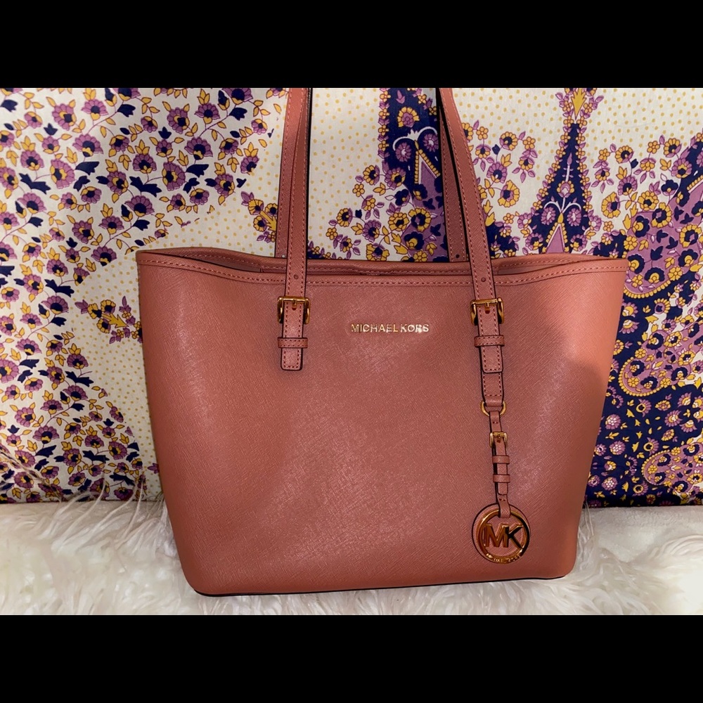 Michael kors purse SOLD